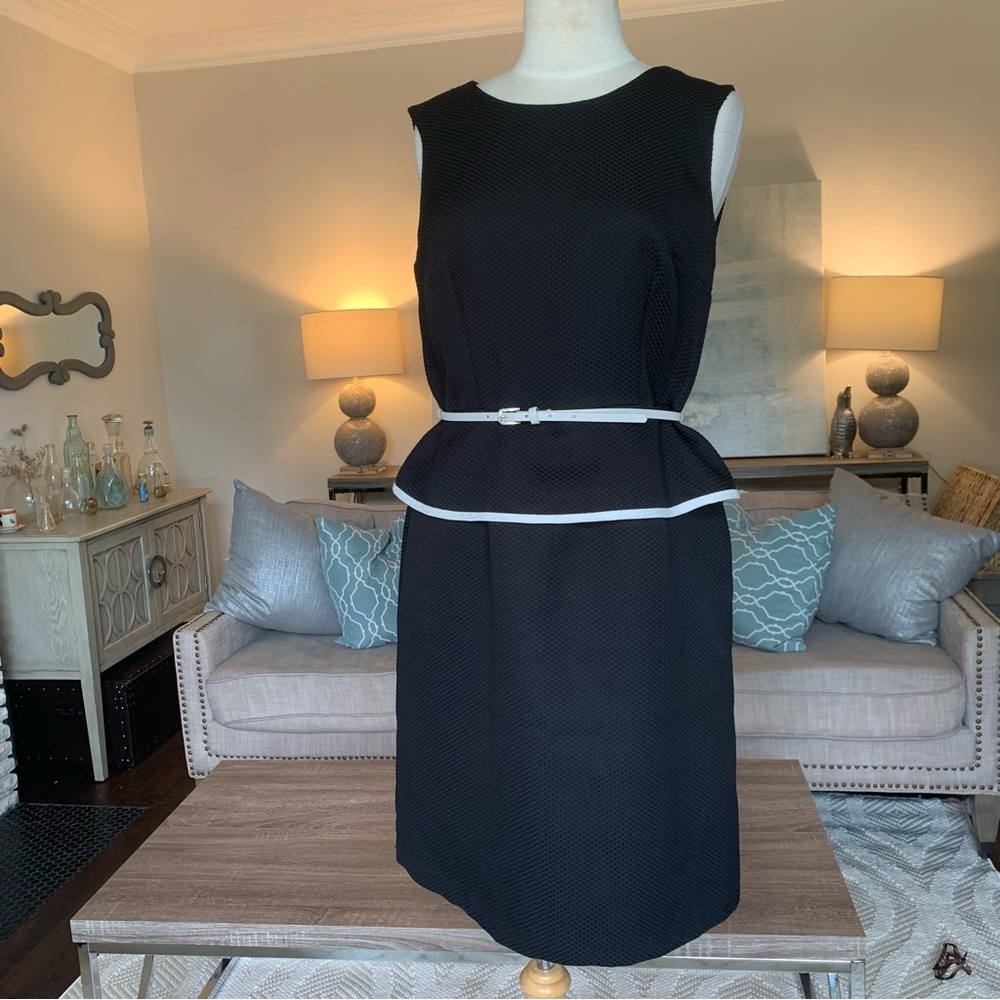 Jones & Co Black Sleeveless Midi Dress